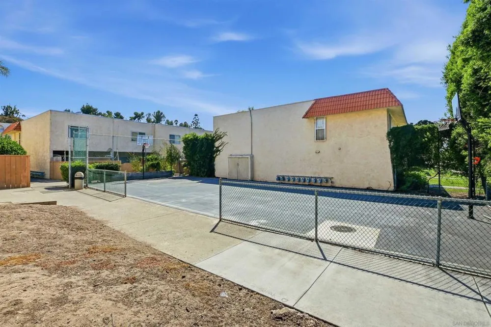 6811 Alvarado Rd #24 San Diego, CA 92120