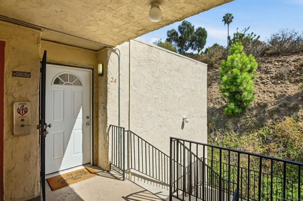 6811 Alvarado Rd #24 San Diego, CA 92120