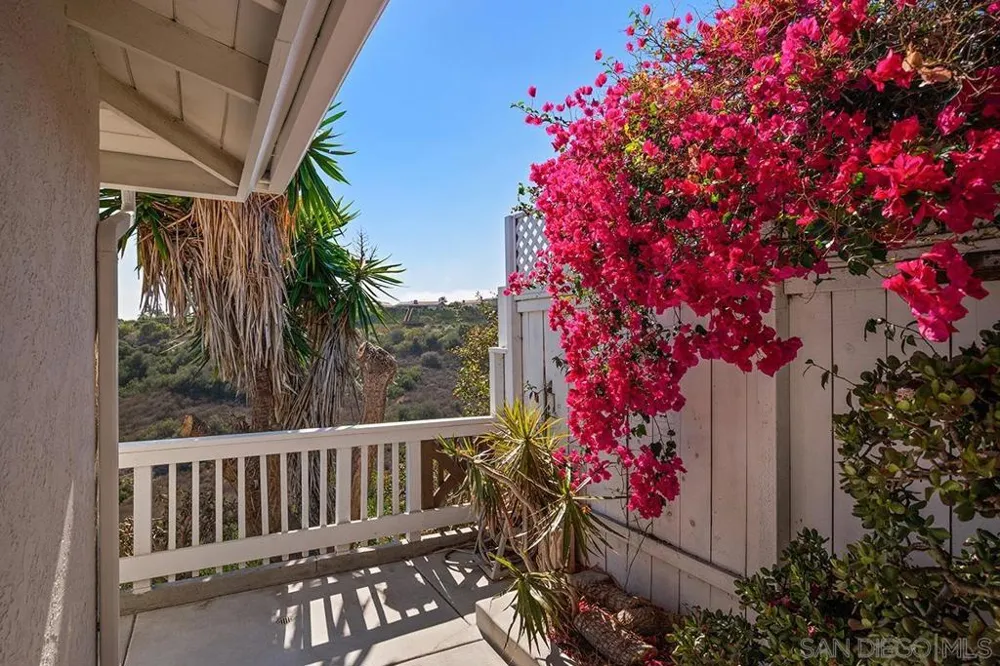 5942 Sagebrush Rd La Jolla, CA 92037