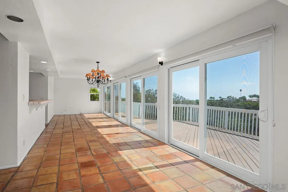 5942 Sagebrush Rd La Jolla, CA 92037