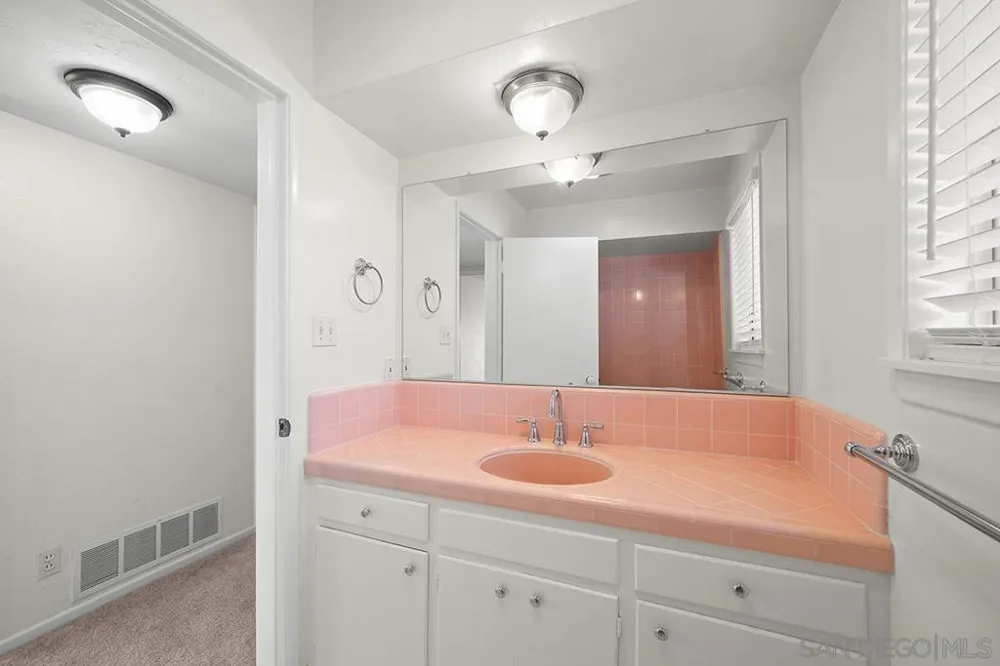 5942 Sagebrush Rd La Jolla, CA 92037