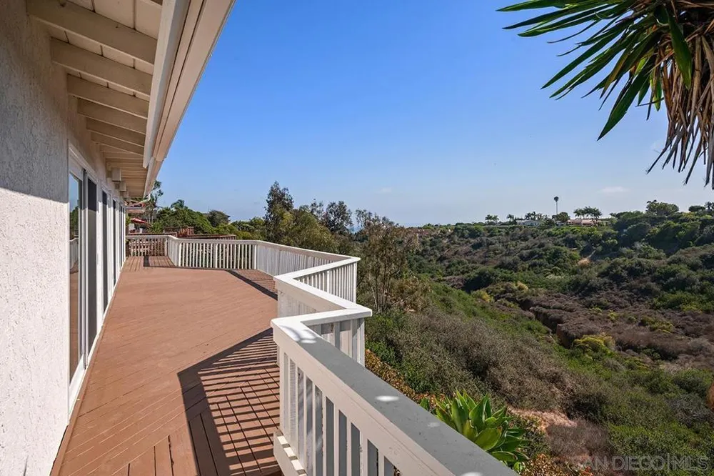 5942 Sagebrush Rd La Jolla, CA 92037