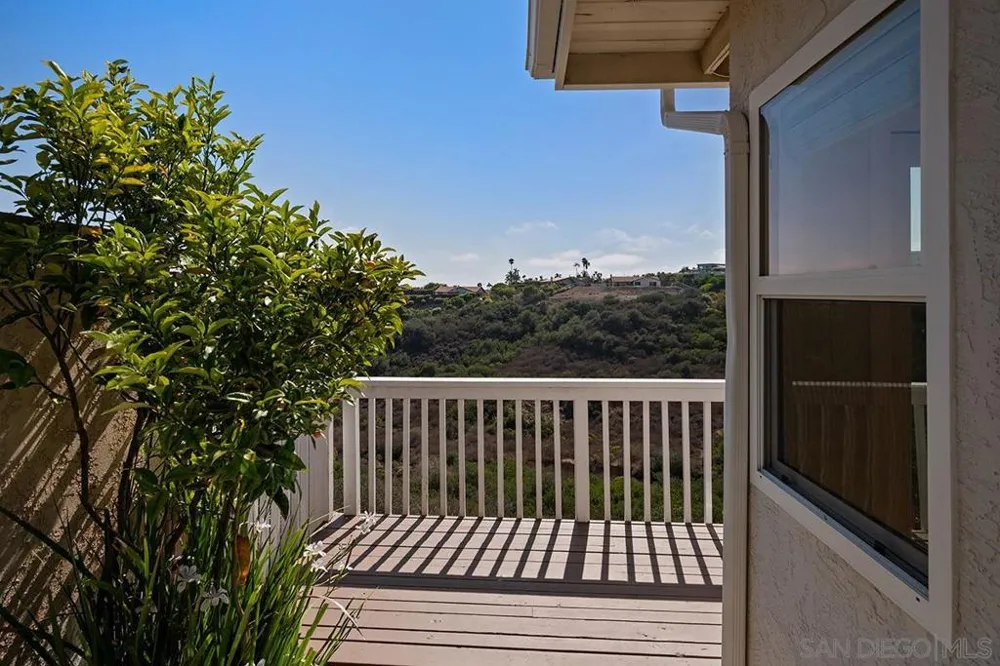 5942 Sagebrush Rd La Jolla, CA 92037
