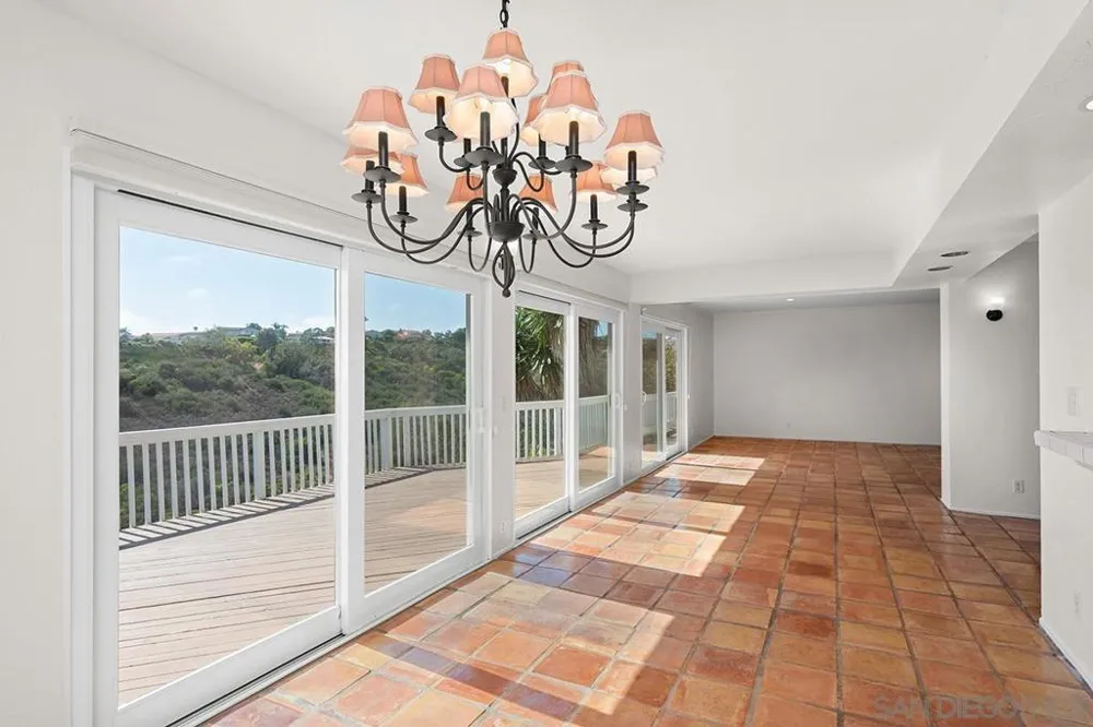 5942 Sagebrush Rd La Jolla, CA 92037
