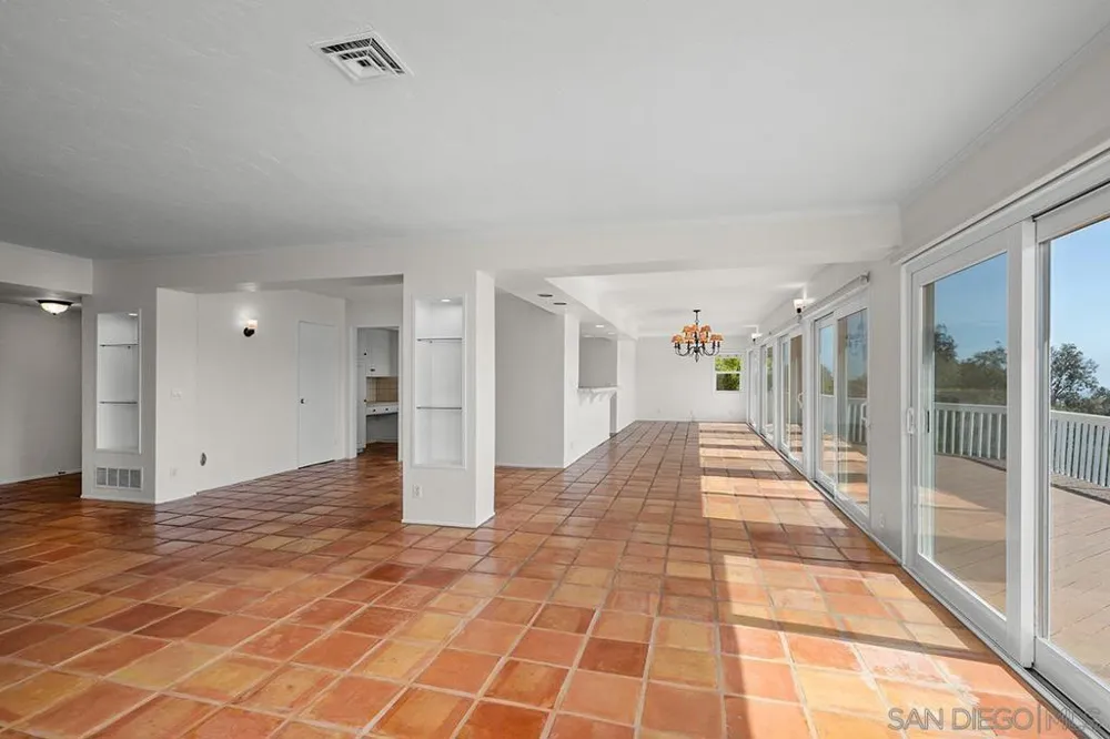 5942 Sagebrush Rd La Jolla, CA 92037