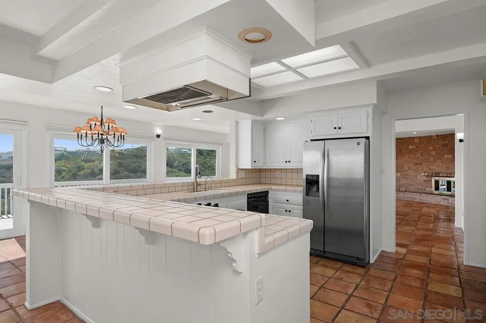 5942 Sagebrush Rd La Jolla, CA 92037