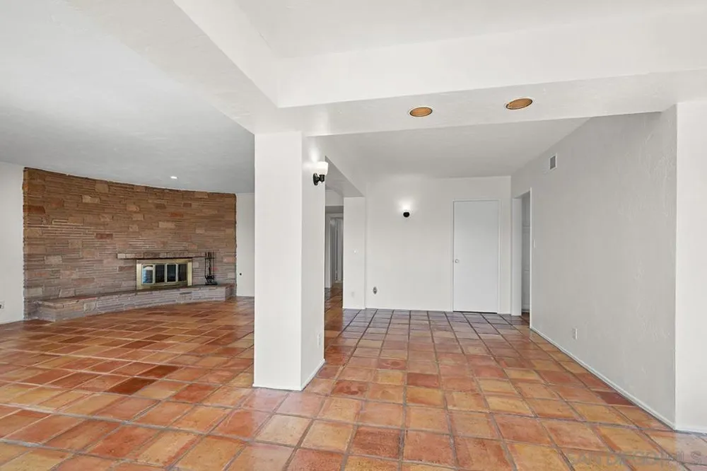 5942 Sagebrush Rd La Jolla, CA 92037