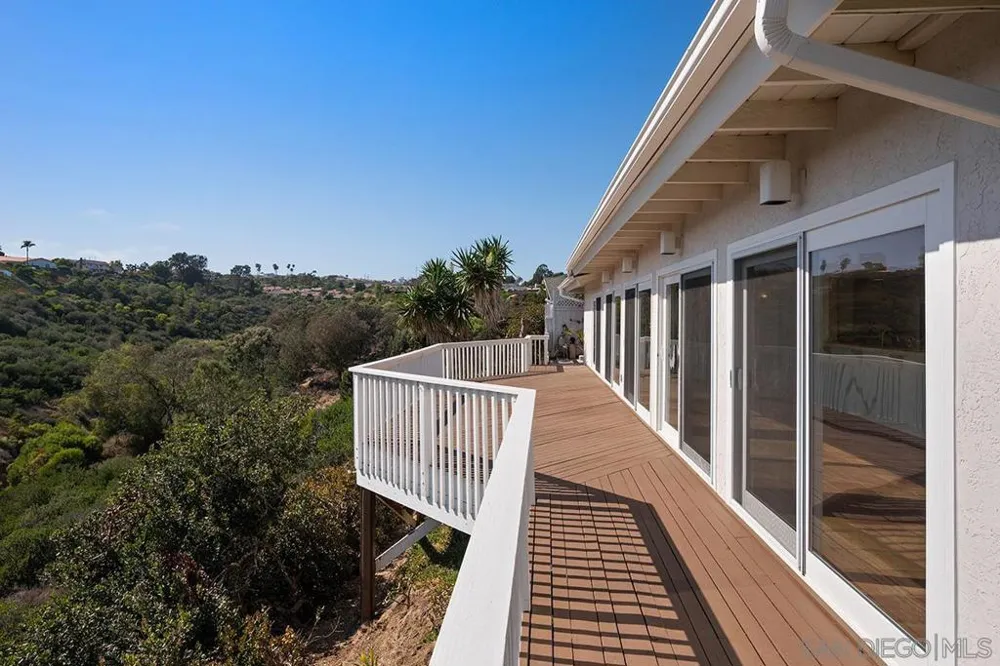 5942 Sagebrush Rd La Jolla, CA 92037