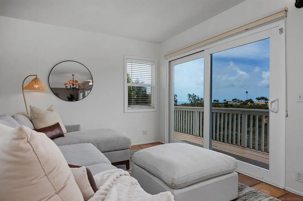 5942 Sagebrush Rd La Jolla, CA 92037