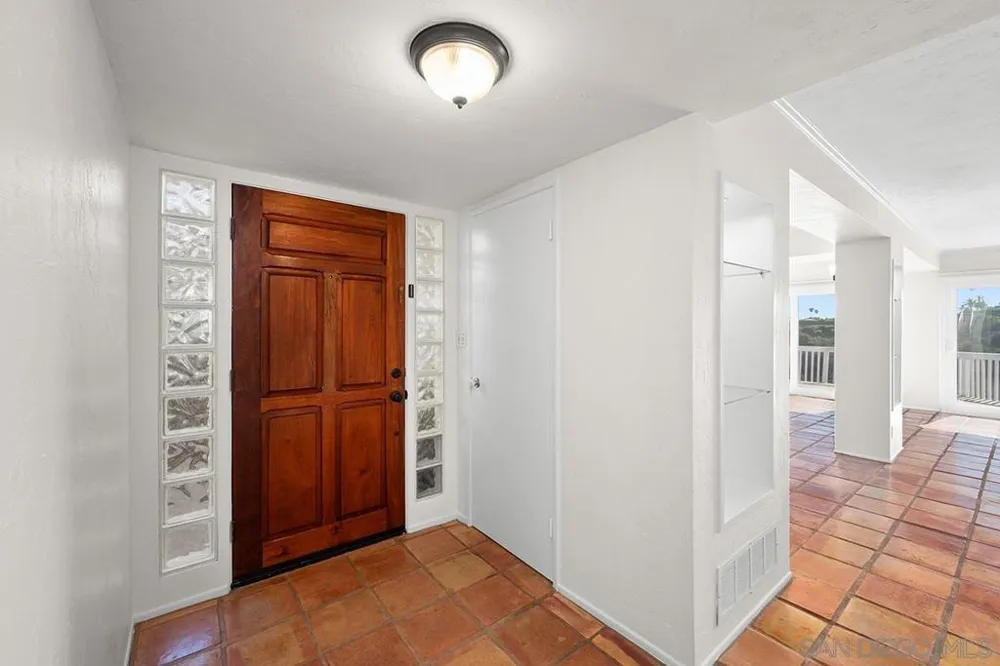 5942 Sagebrush Rd La Jolla, CA 92037