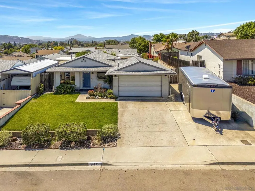 10131 Maple Tree Santee, CA 92071