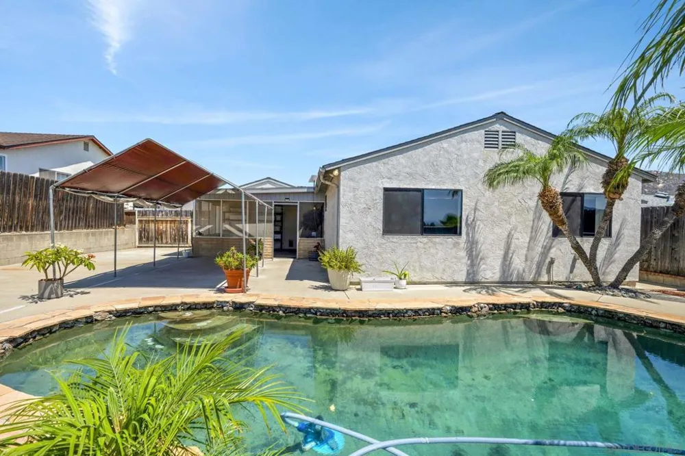 10131 Maple Tree Santee, CA 92071