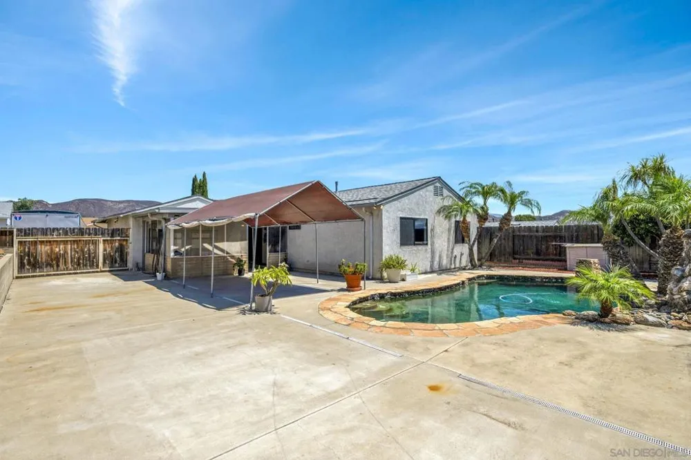 10131 Maple Tree Santee, CA 92071