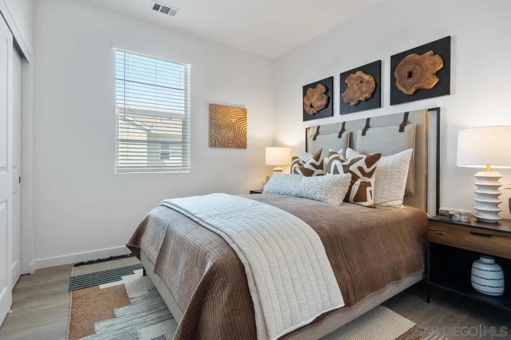 5030 Avenida Lugano #6 Chula Vista, CA 91913