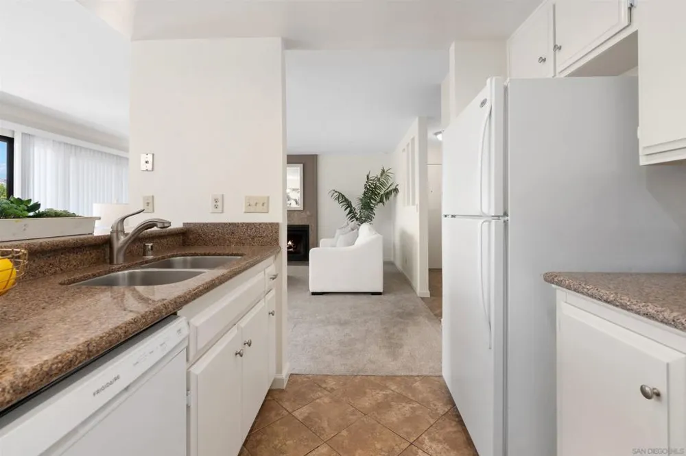 7780 PARKWAY DR #1101 La Mesa, CA 91942