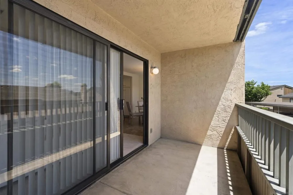 7780 PARKWAY DR #1101 La Mesa, CA 91942