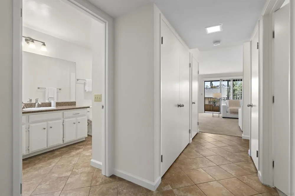 7780 PARKWAY DR #1101 La Mesa, CA 91942