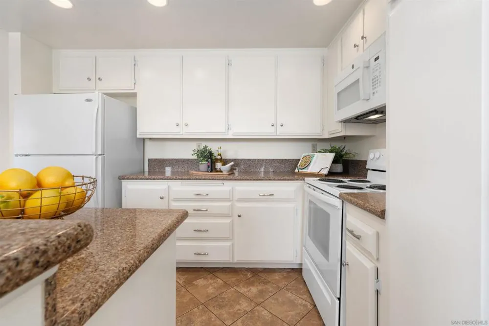7780 PARKWAY DR #1101 La Mesa, CA 91942