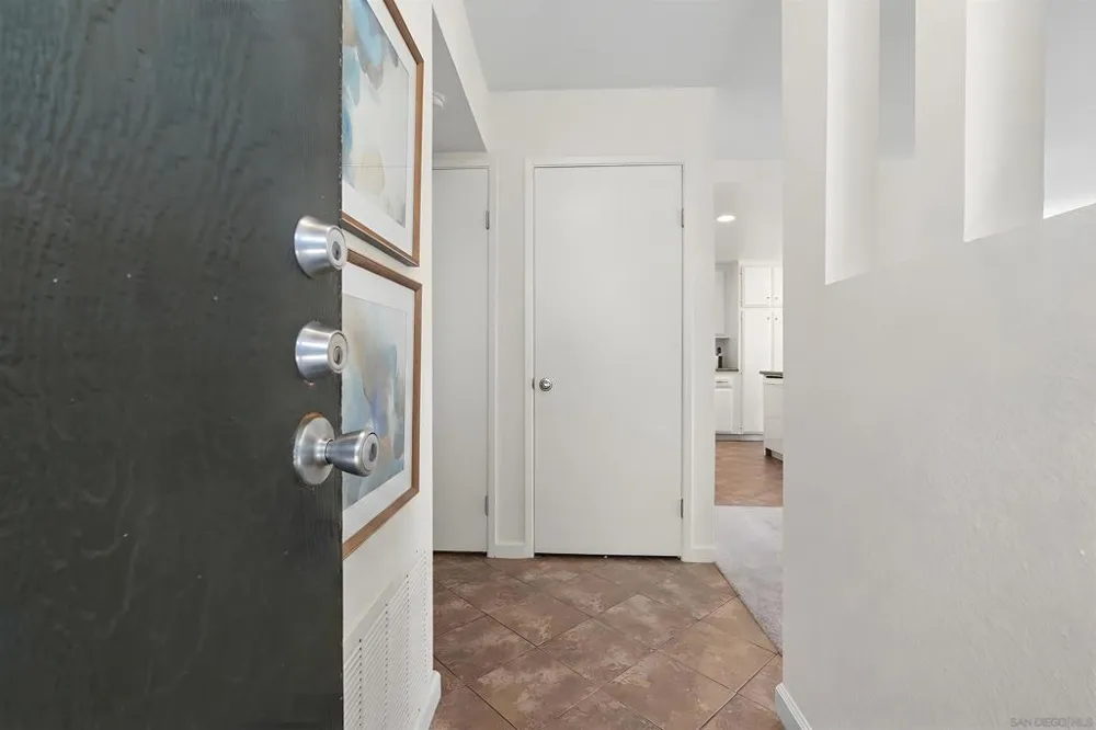 7780 PARKWAY DR #1101 La Mesa, CA 91942
