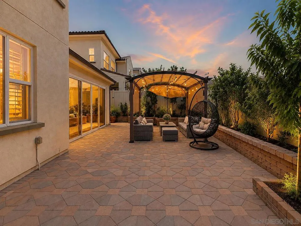 9057 W Bluff Place Santee, CA 92071