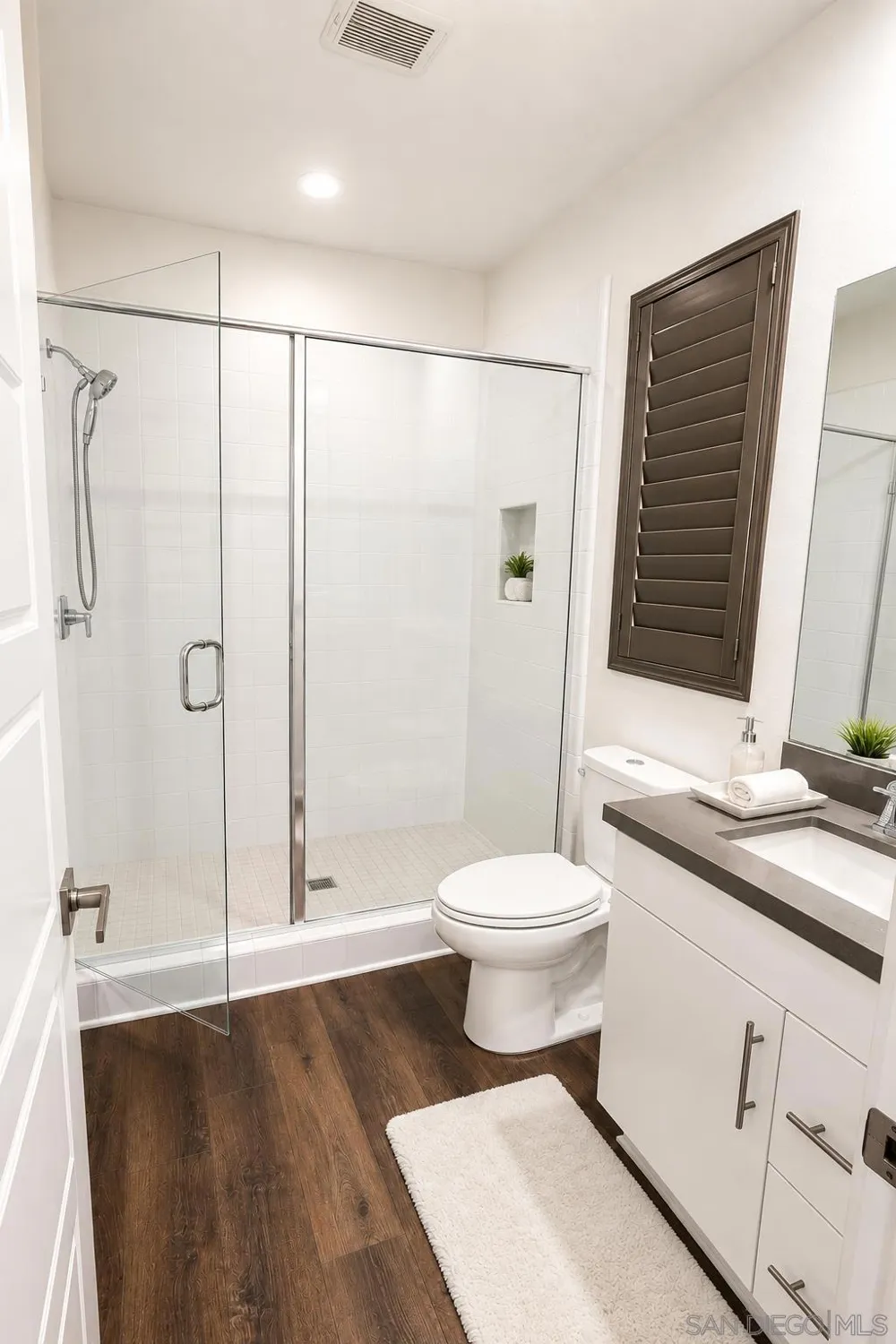9057 W Bluff Place Santee, CA 92071