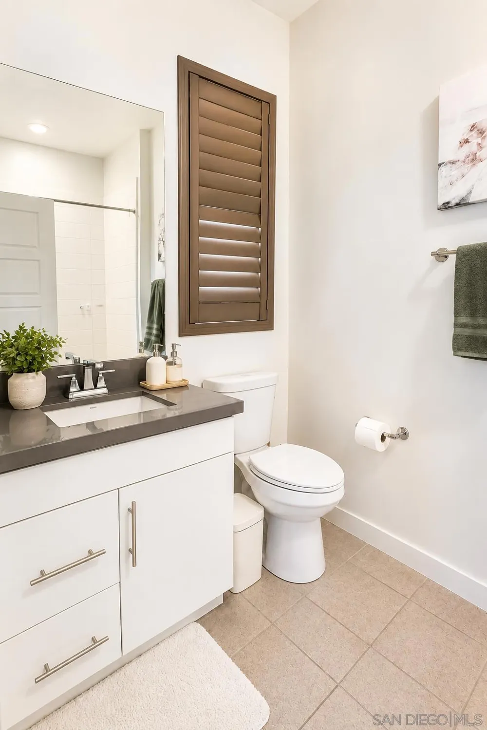 9057 W Bluff Place Santee, CA 92071