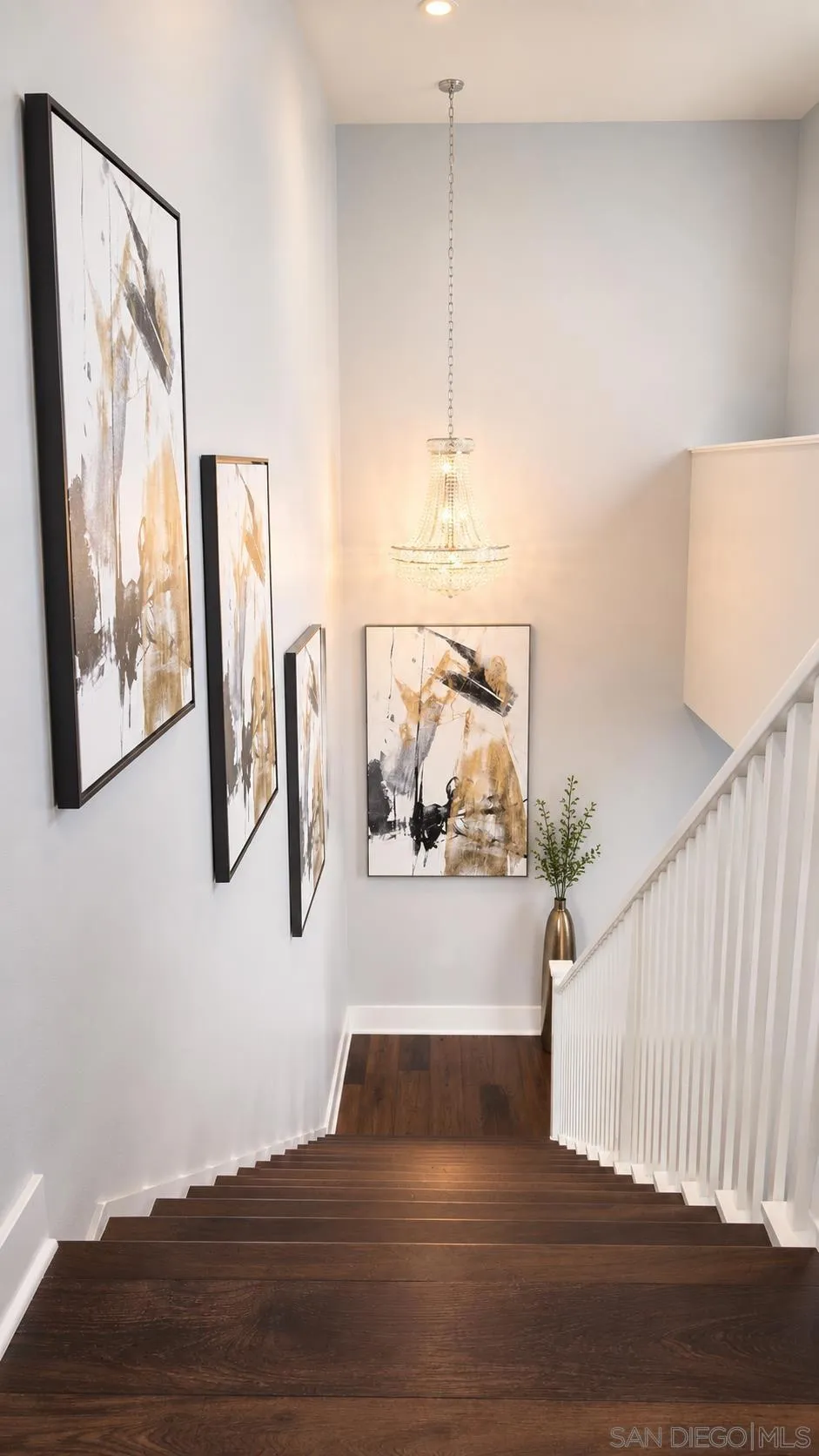9057 W Bluff Place Santee, CA 92071