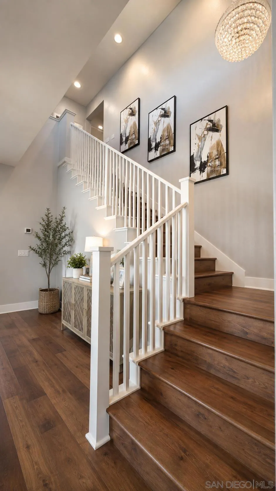 9057 W Bluff Place Santee, CA 92071