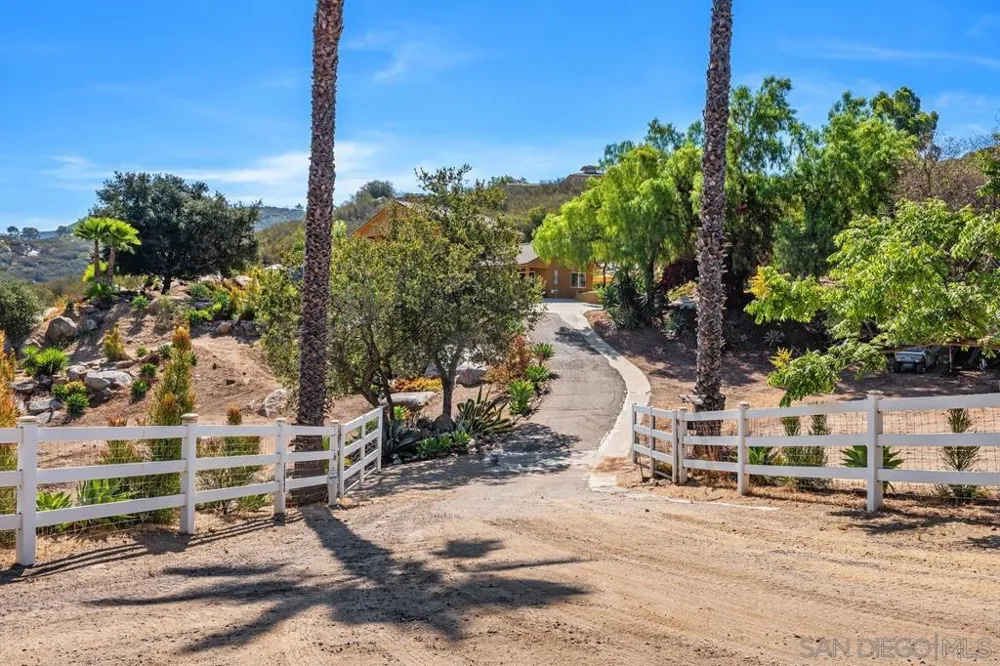 13044 Yerba Valley Way Lakeside, CA 92040