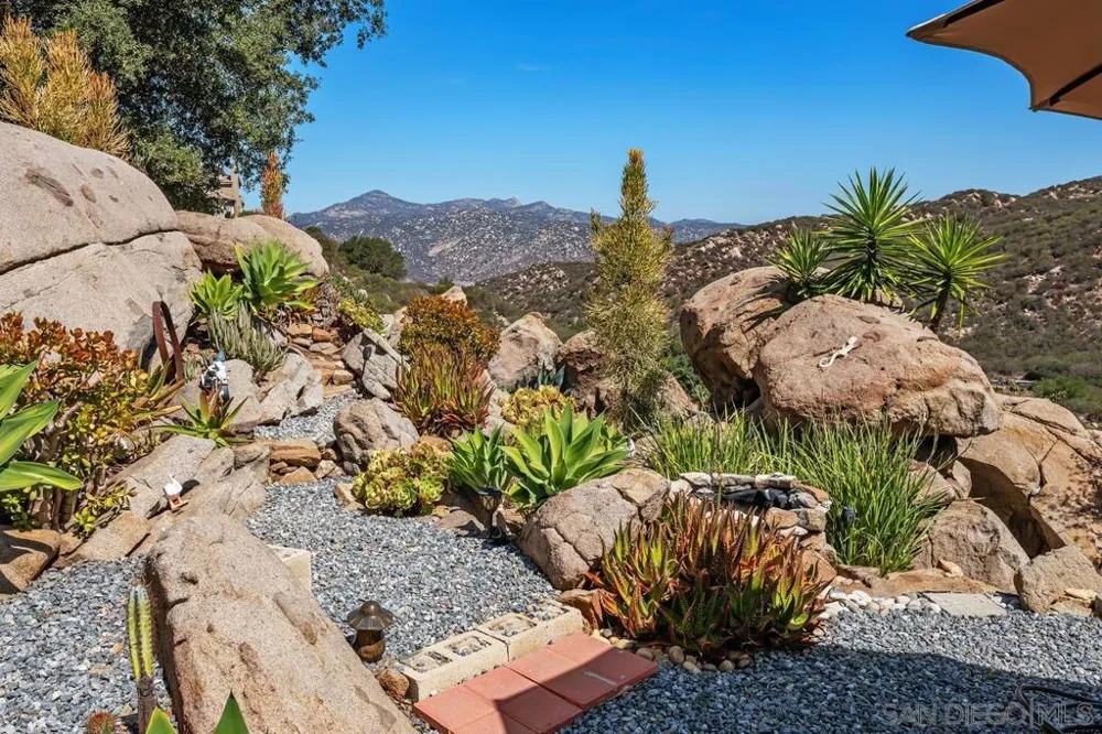 13044 Yerba Valley Way Lakeside, CA 92040