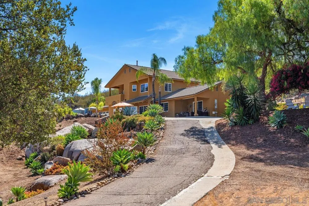 13044 Yerba Valley Way Lakeside, CA 92040