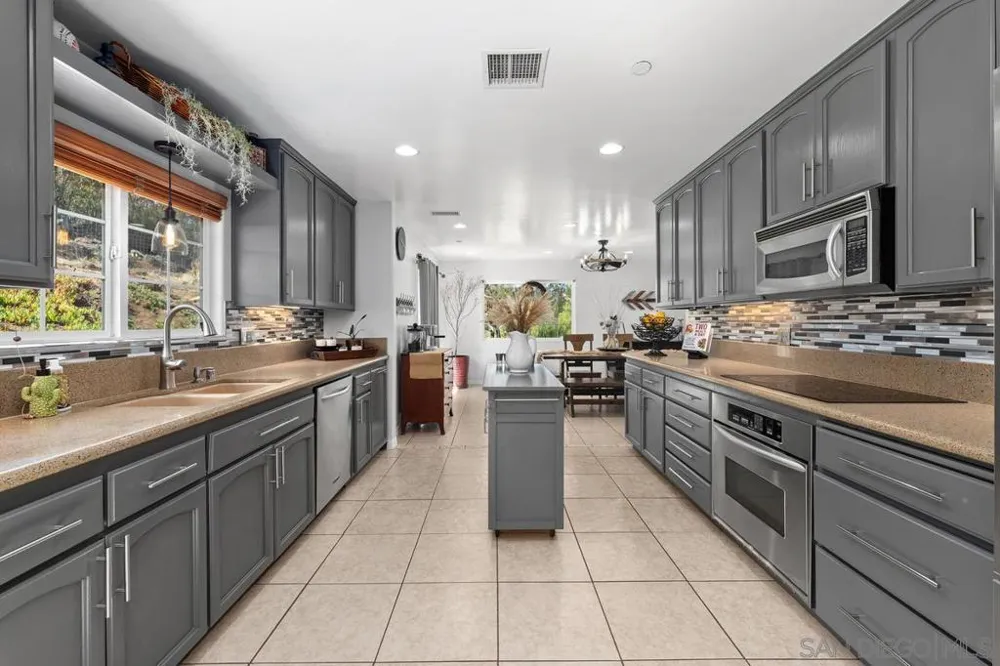 13044 Yerba Valley Way Lakeside, CA 92040
