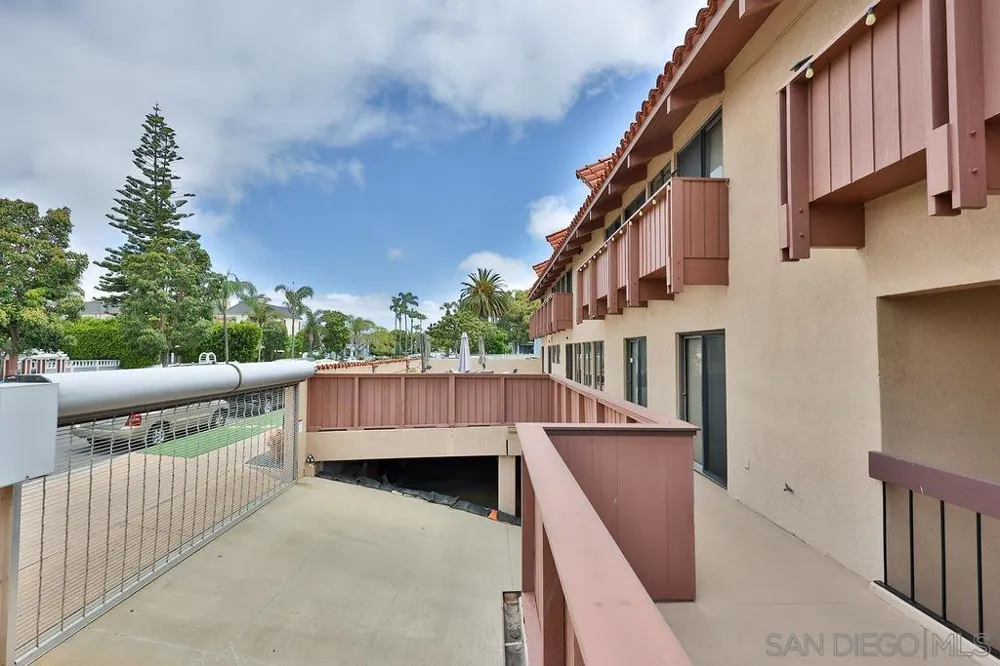 835 D Ave #4 Coronado, CA 92118
