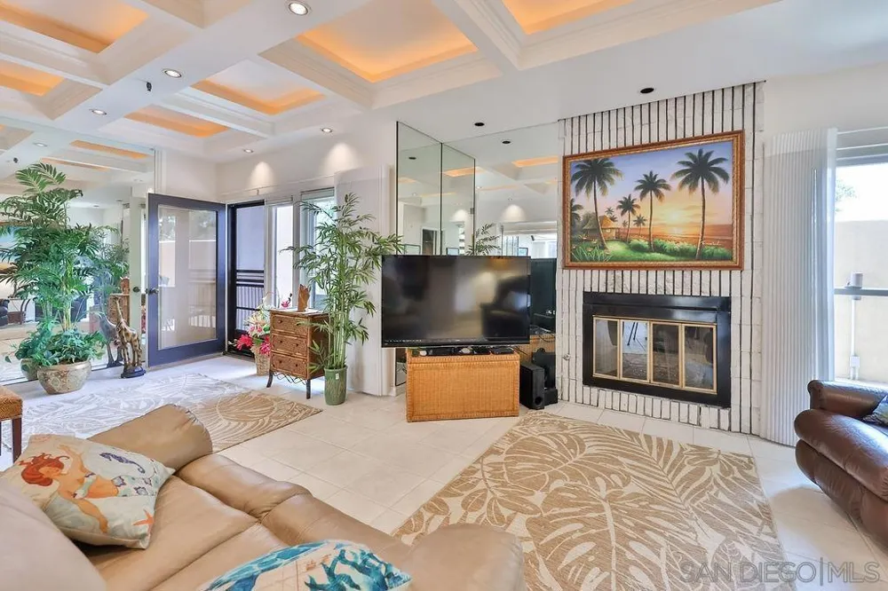 835 D Ave #4 Coronado, CA 92118