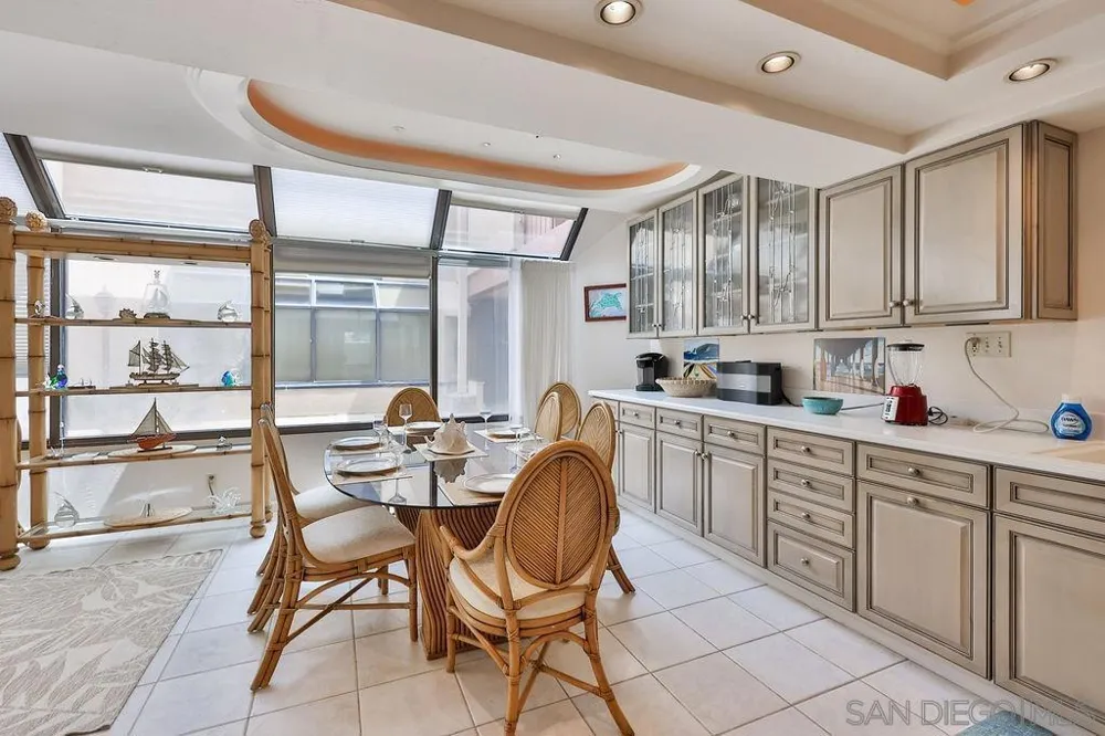 835 D Ave #4 Coronado, CA 92118