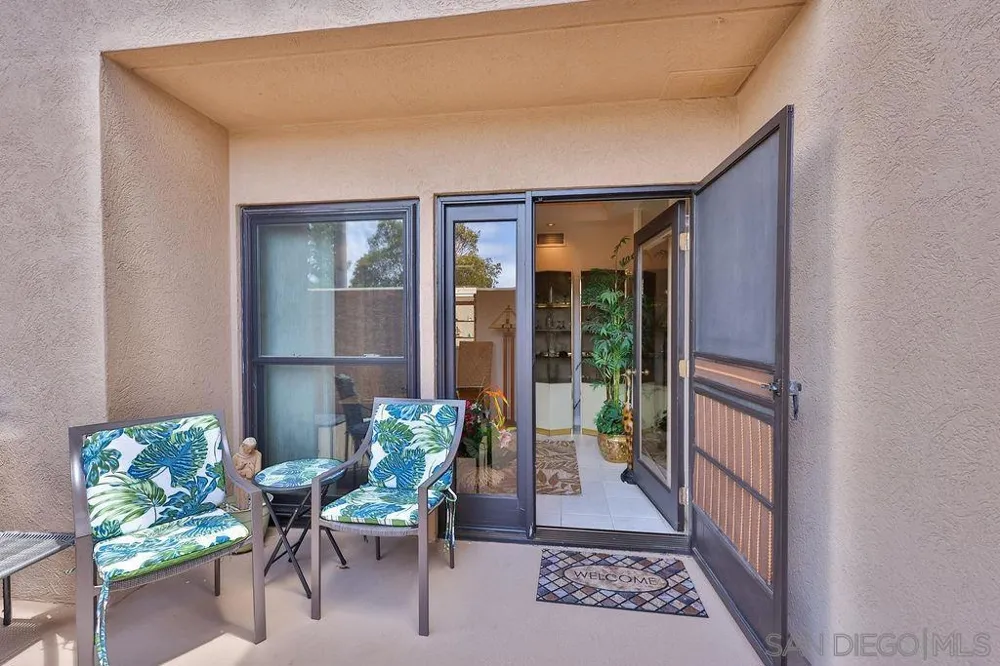 835 D Ave #4 Coronado, CA 92118