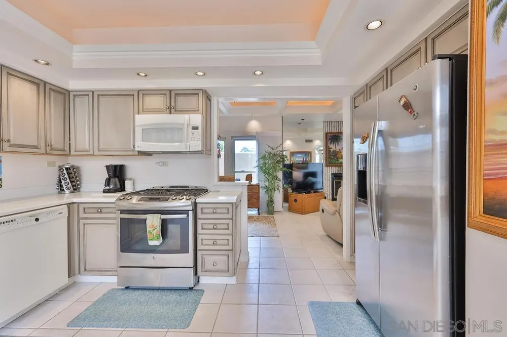 835 D Ave #4 Coronado, CA 92118