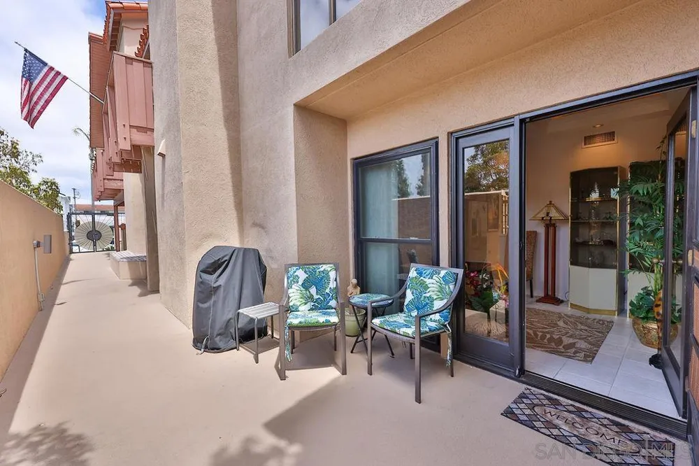 835 D Ave #4 Coronado, CA 92118