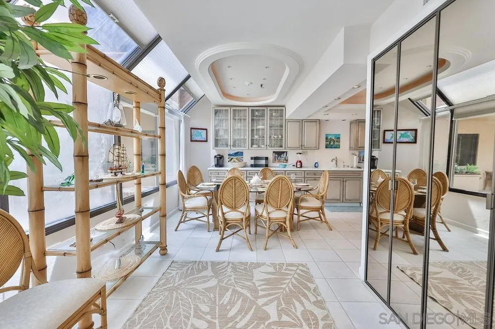 835 D Ave #4 Coronado, CA 92118