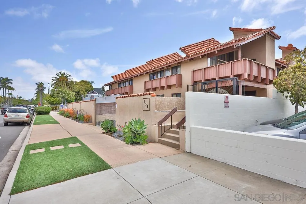 835 D Ave #4 Coronado, CA 92118
