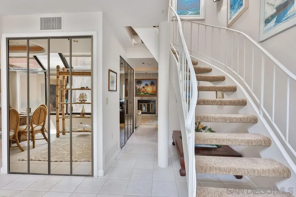 835 D Ave #4 Coronado, CA 92118