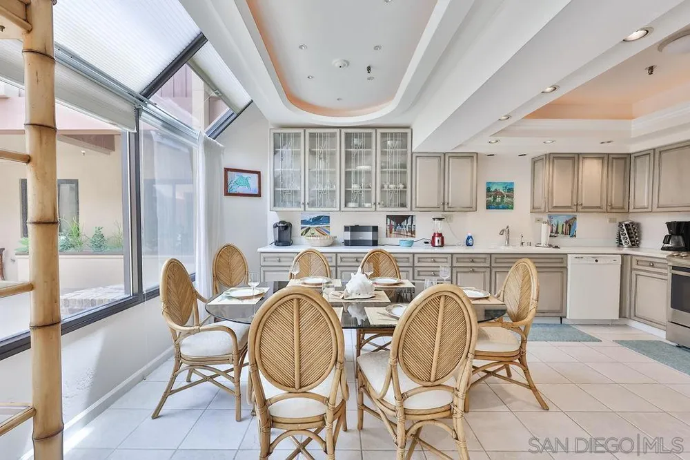 835 D Ave #4 Coronado, CA 92118