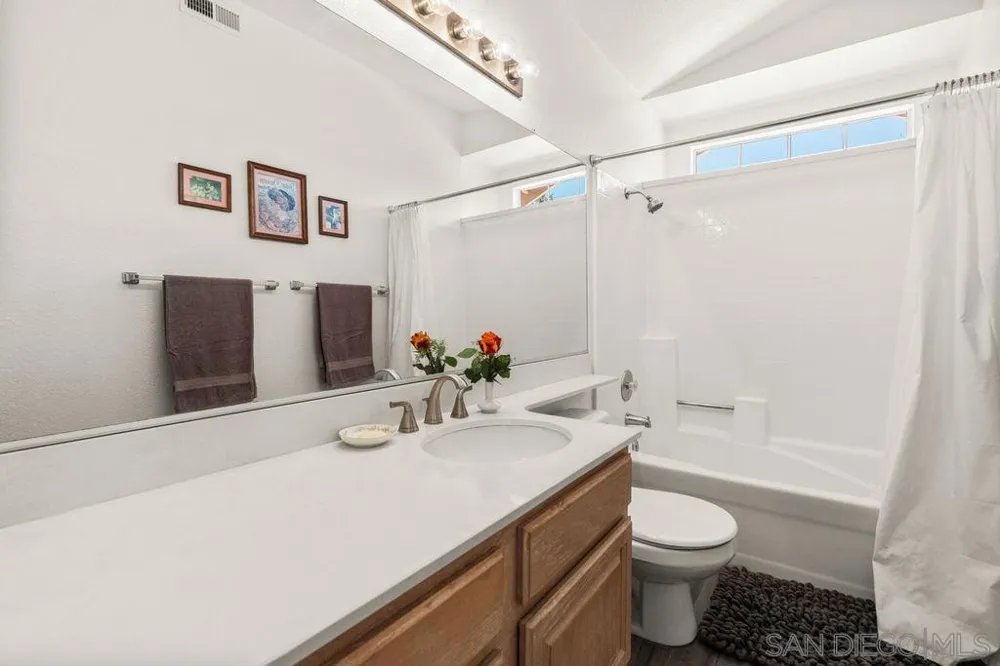 844 Rio Claro Oceanside, CA 92057