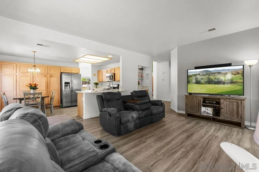 844 Rio Claro Oceanside, CA 92057