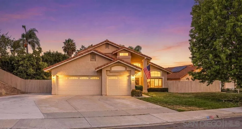 844 Rio Claro Oceanside, CA 92057