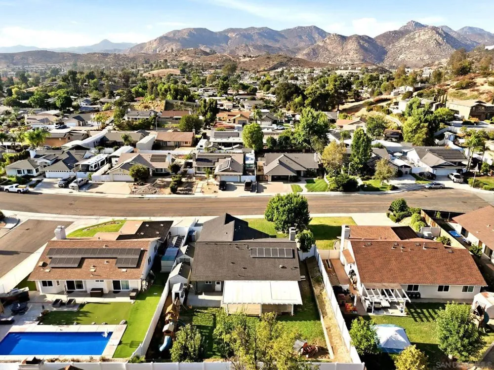 13457 Sohail Street Lakeside, CA 92040