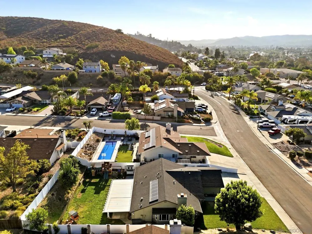13457 Sohail Street Lakeside, CA 92040