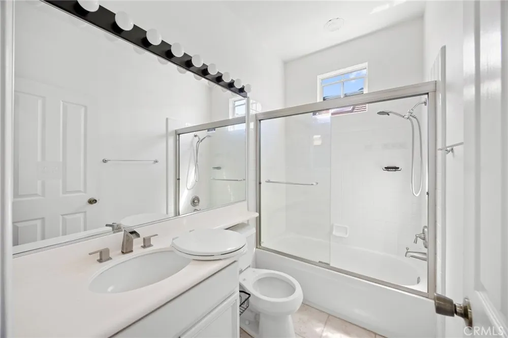 43 Del Carlo Irvine, CA 92606