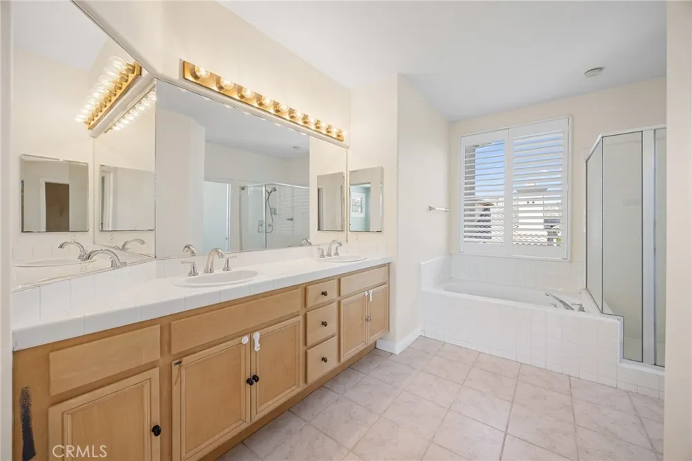43 Del Carlo Irvine, CA 92606