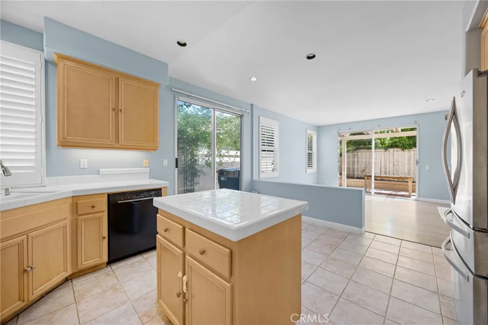 43 Del Carlo Irvine, CA 92606